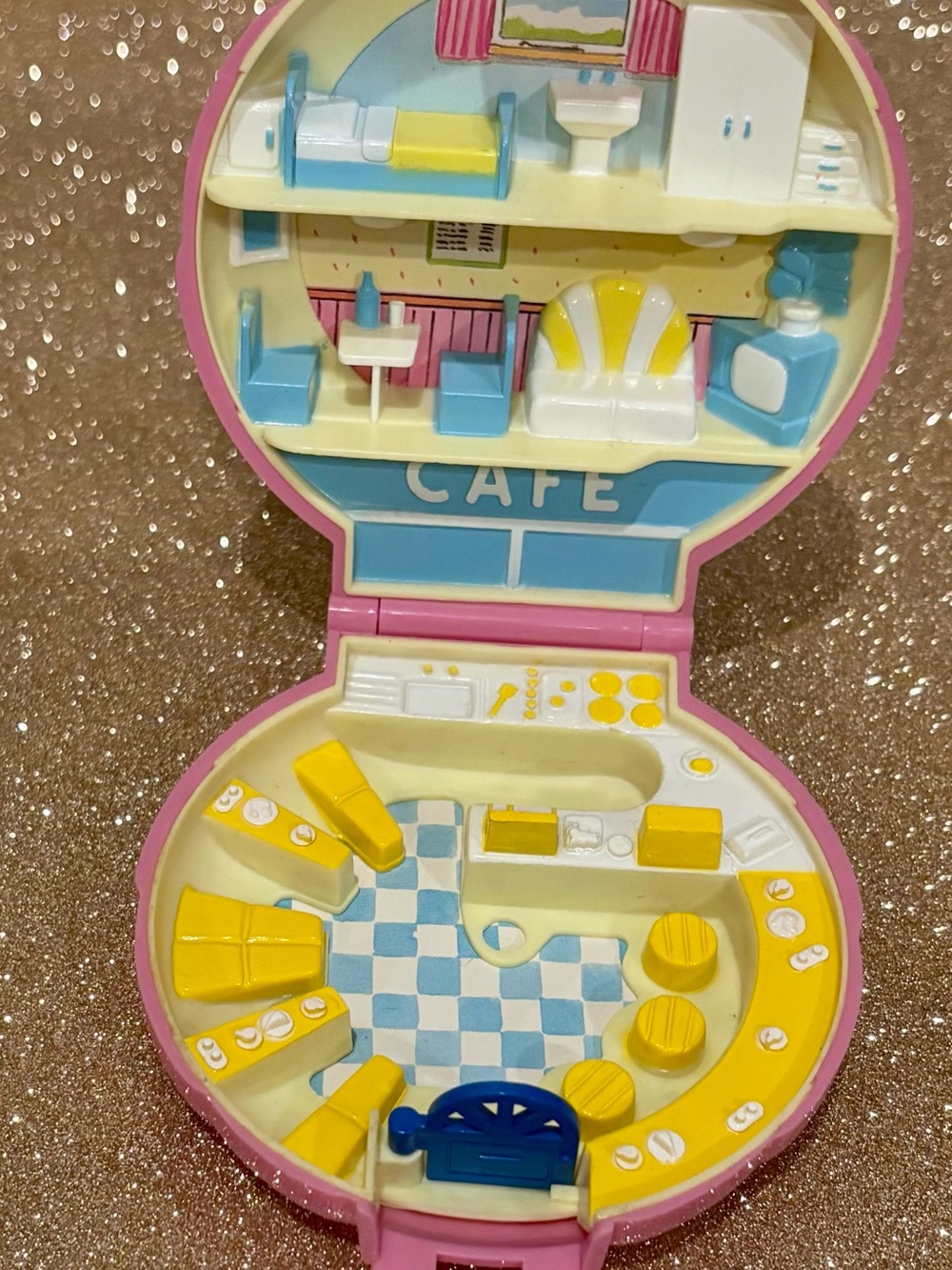 Polly Pocket  Vintage 1989 Polly's Cafe Bluebird Toys No Figurines
